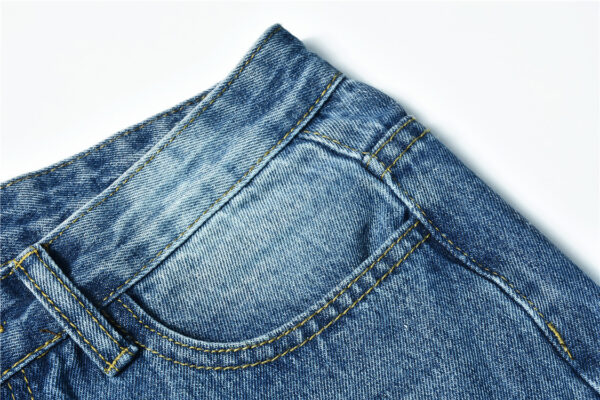 Ripped Jeans - Image 5